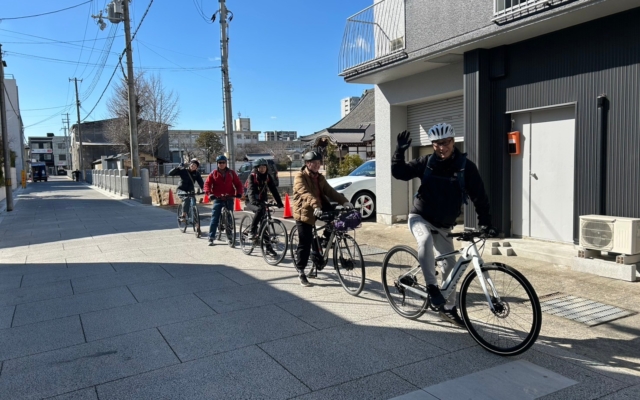 E-Bike Tour of the Old town around Himeji Castle